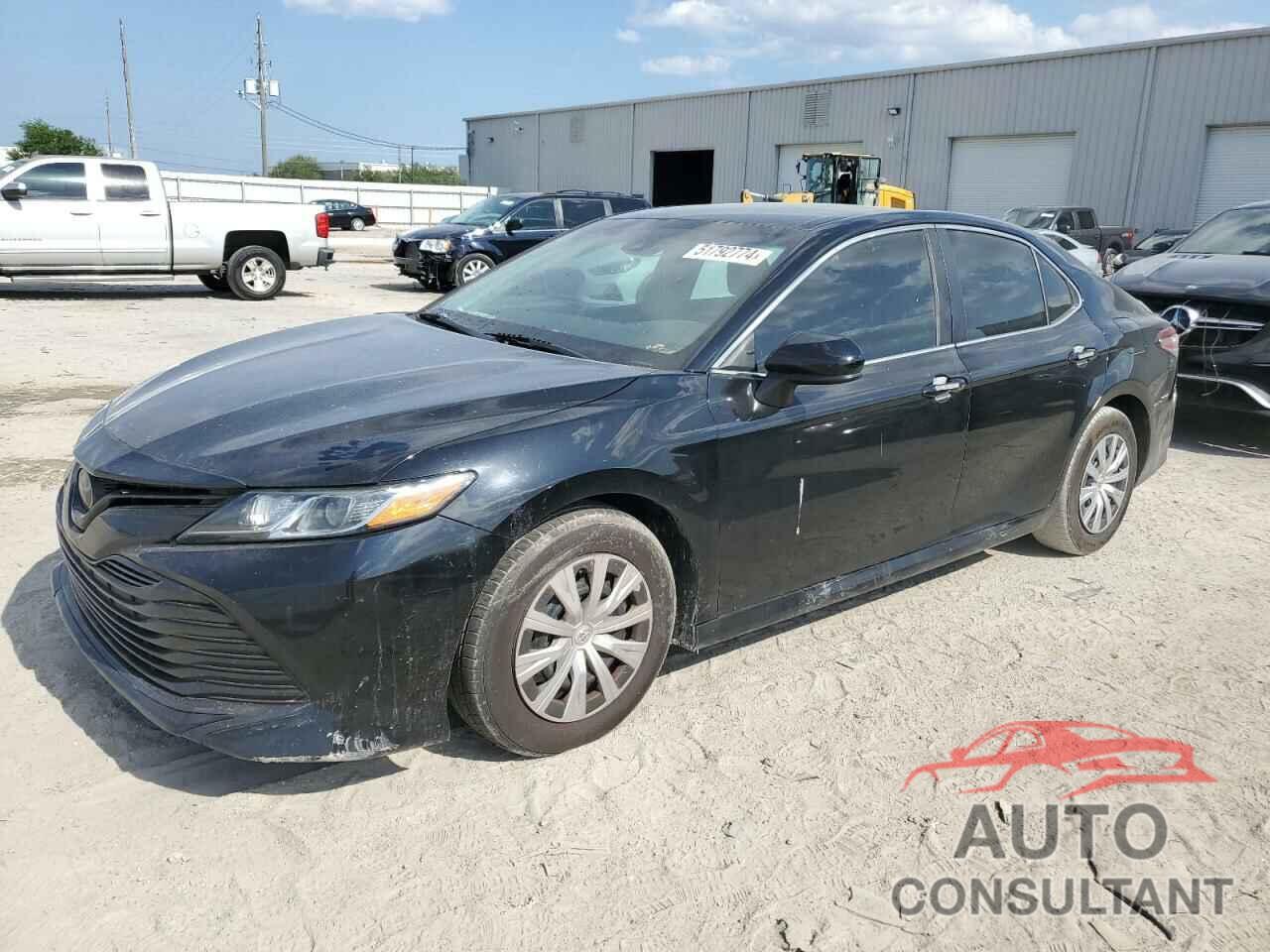 TOYOTA CAMRY 2018 - 4T1B11HK1JU656070