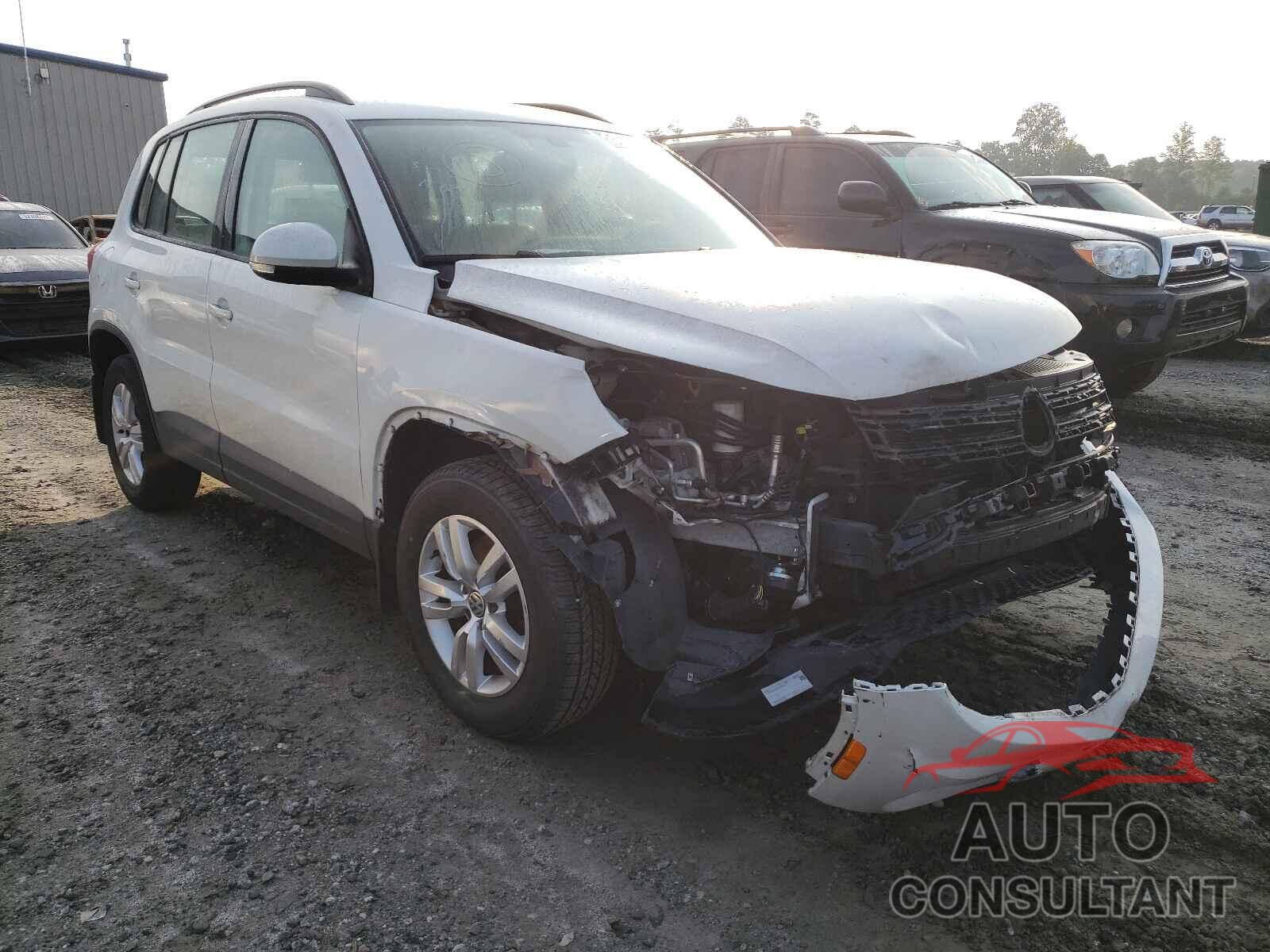 VOLKSWAGEN TIGUAN 2017 - WVGBV7AX7HW513300