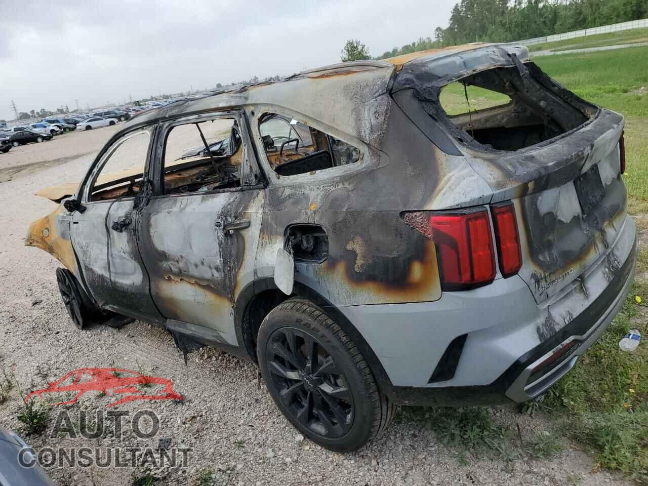 KIA SORENTO 2023 - 5XYRKDLF9PG162903