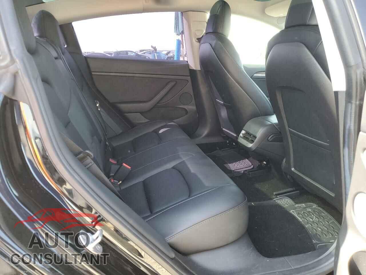 TESLA MODEL 3 2021 - 5YJ3E1EA5MF077377