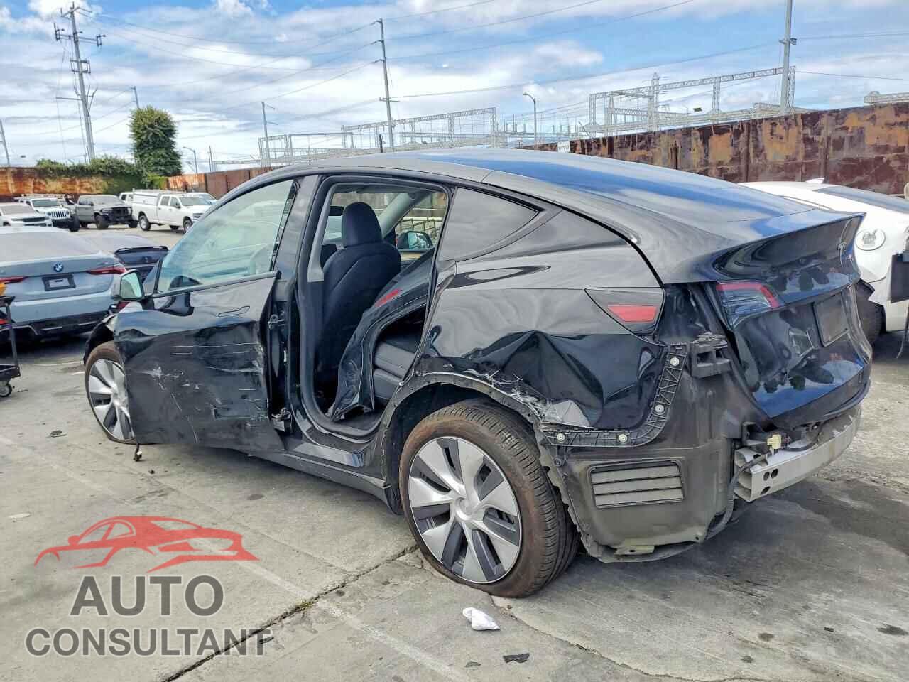 TESLA MODEL Y 2024 - 7SAYGDEE4RA235686