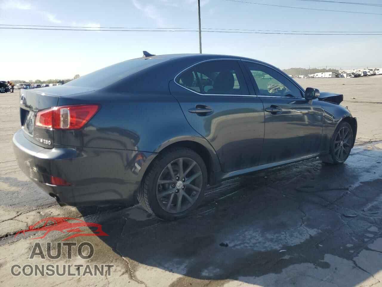 LEXUS IS 2011 - JTHCF5C29B5050521