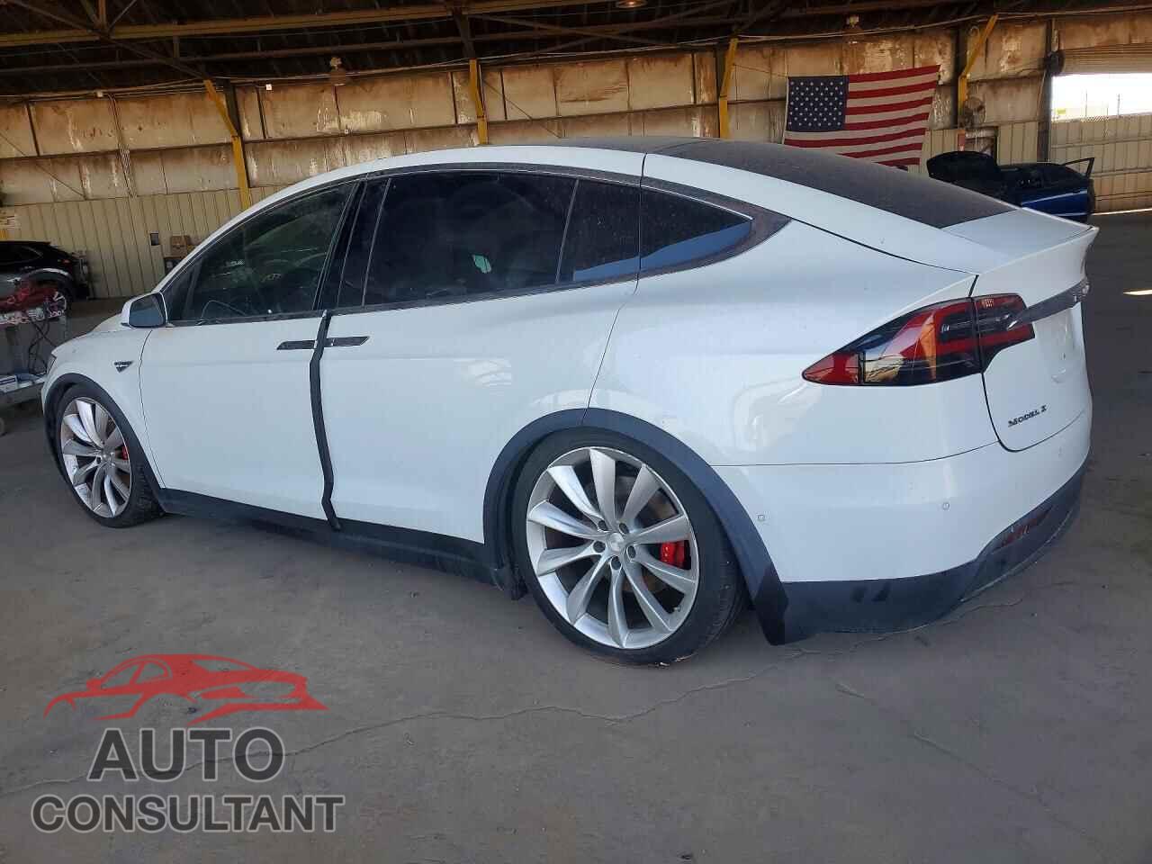 TESLA MODEL X 2016 - 5YJXCAE46GFF00055