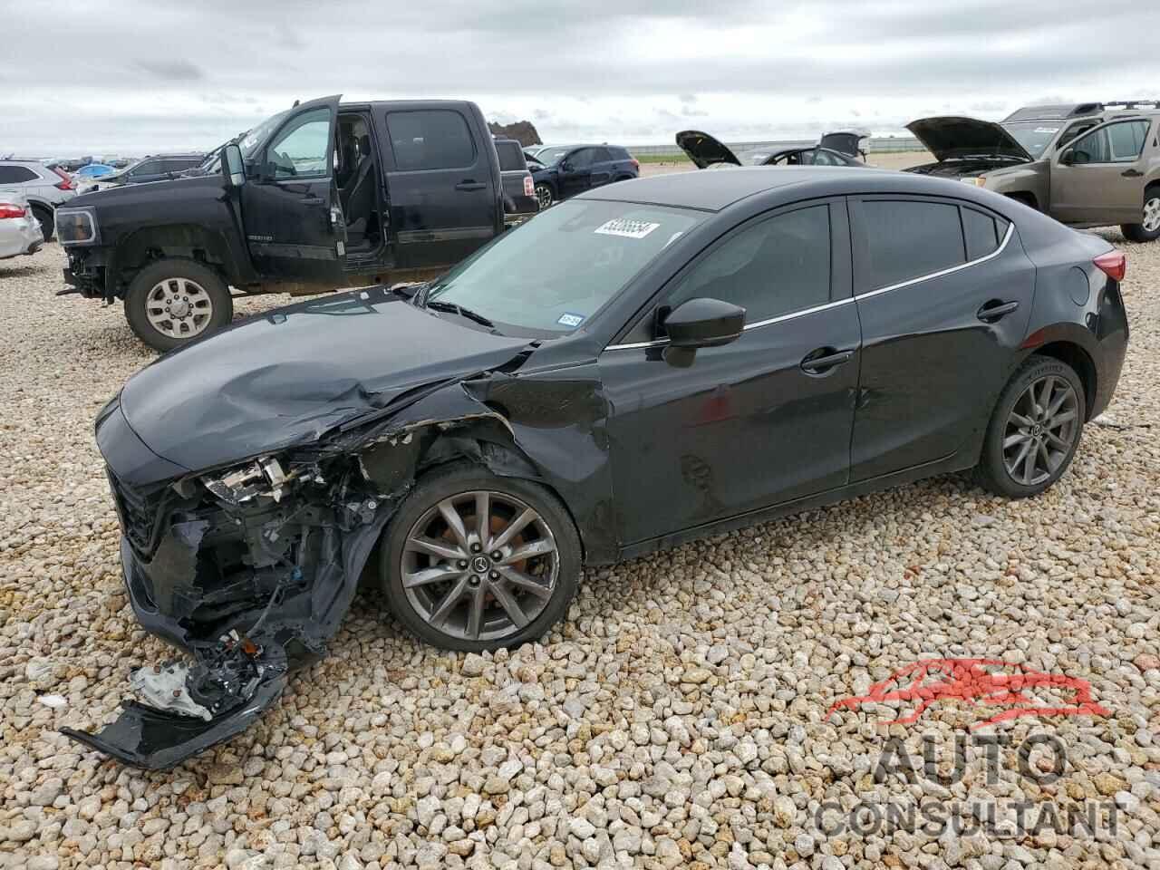 MAZDA 3 2018 - 3MZBN1V34JM182574