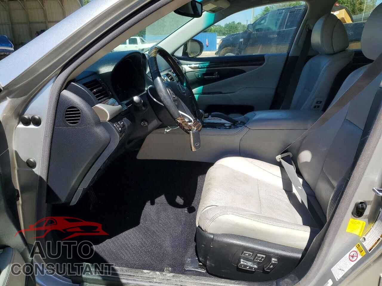 LEXUS LS460 2016 - JTHBL5EF3G5142123