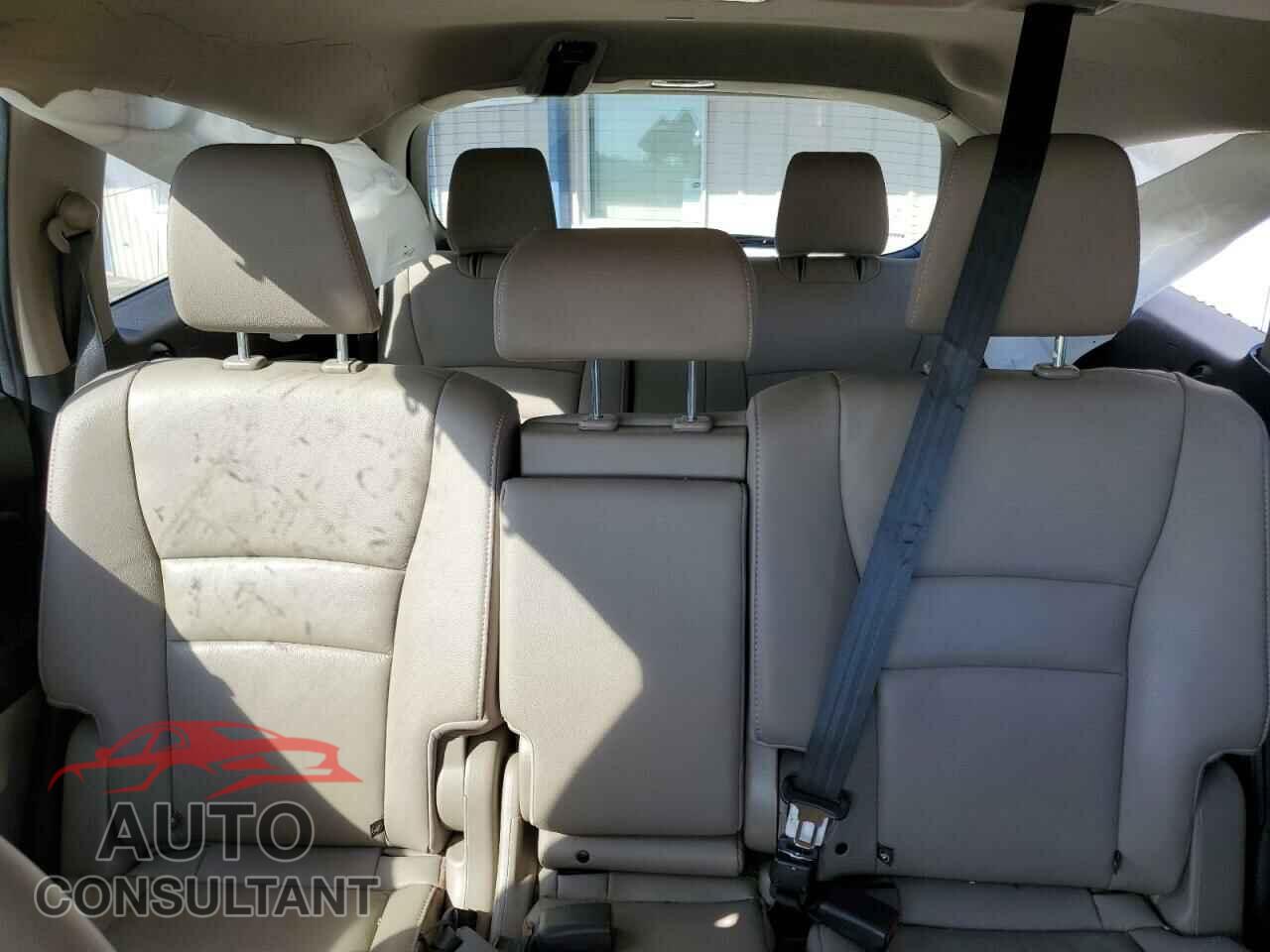 HONDA PILOT 2017 - 5FNYF5H8XHB034663