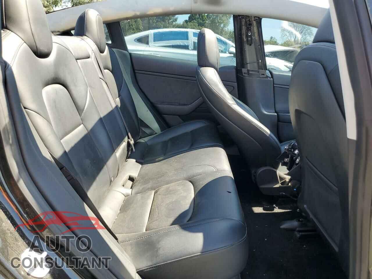 TESLA MODEL 3 2019 - 5YJ3E1EA8KF306096