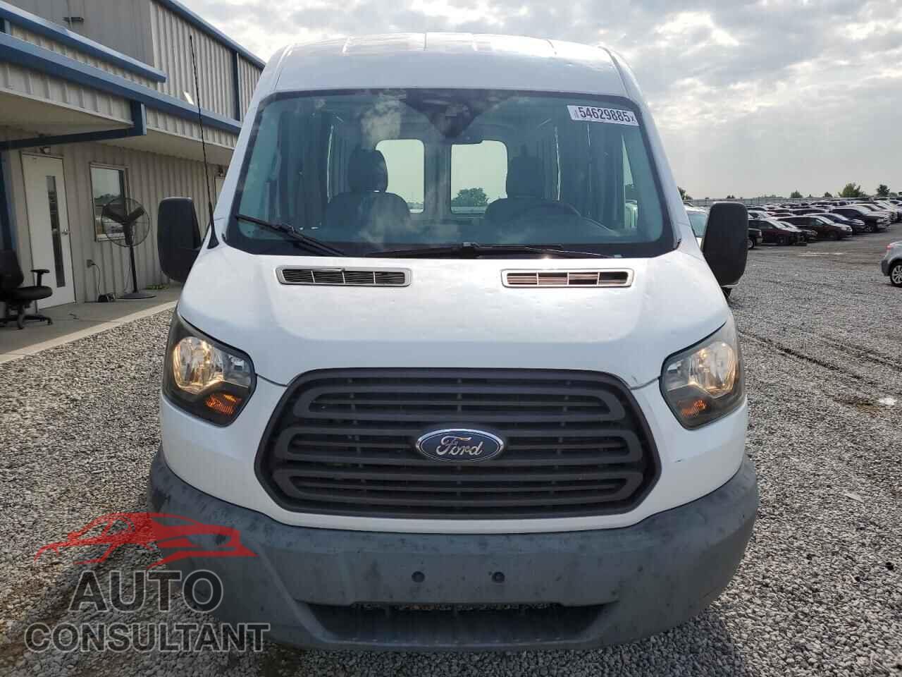 FORD TRANSIT 2017 - 1FTYR2CM9HKA09797