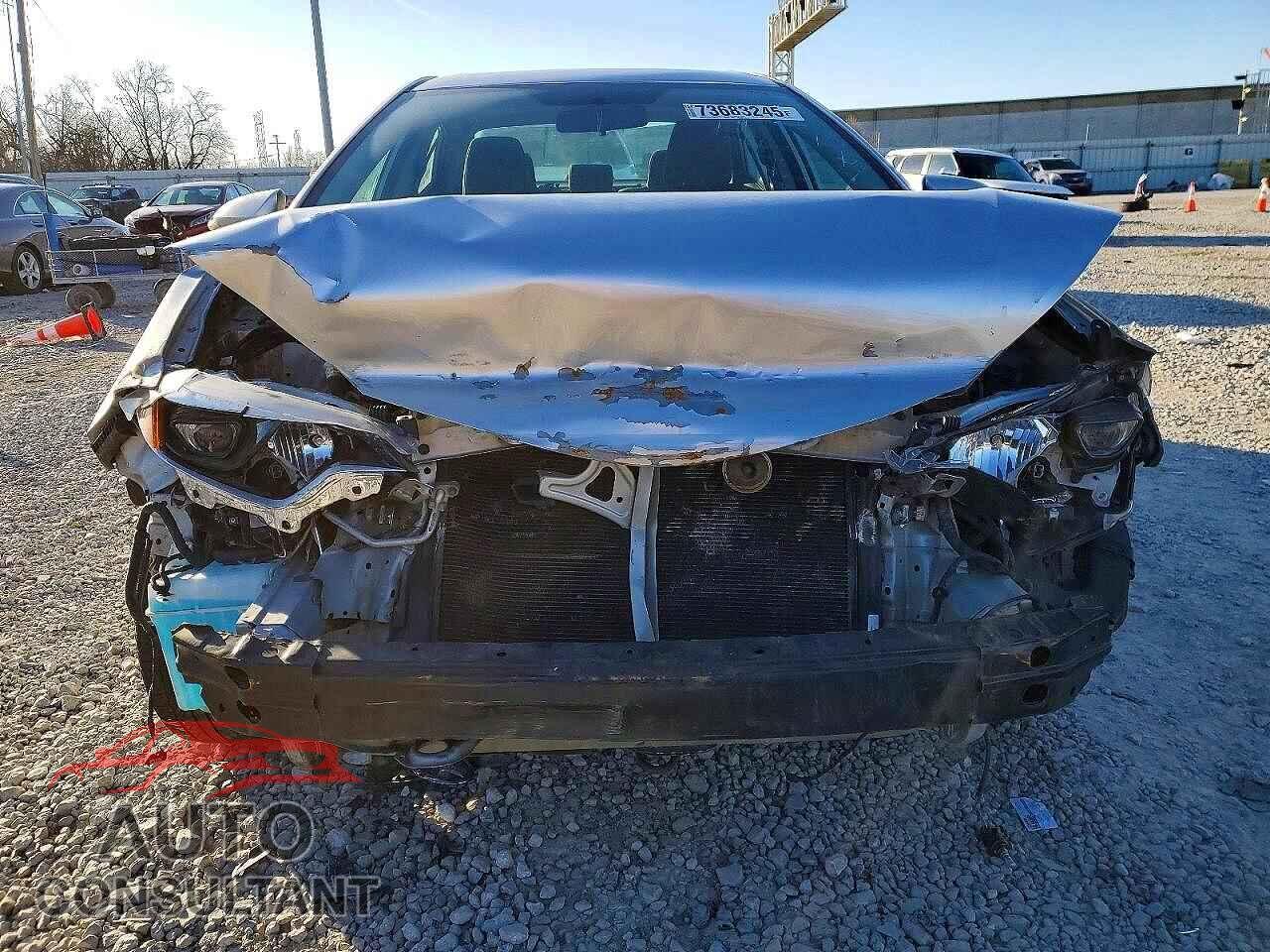 TOYOTA COROLLA 2015 - 2T1BURHEXFC330910
