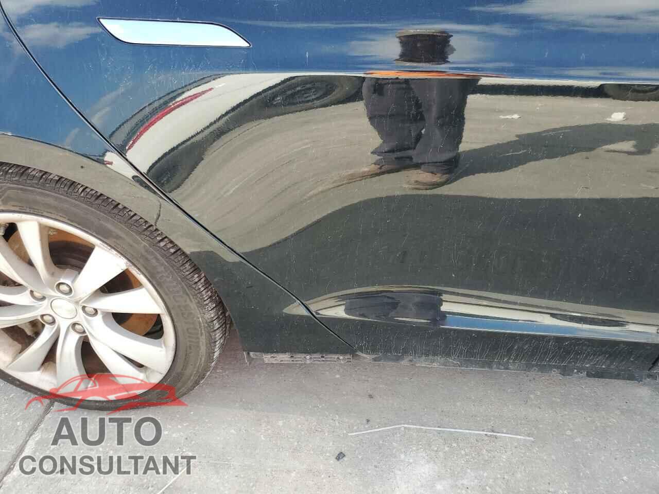 TESLA MODEL S 2013 - 5YJSA1DP2DFP28056