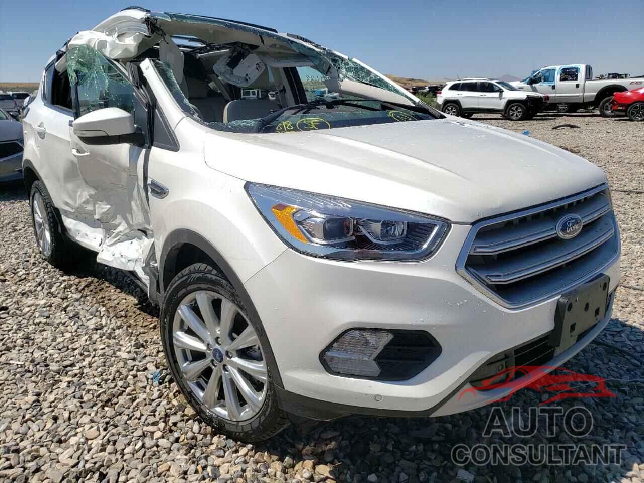 FORD ESCAPE 2017 - 1FMCU9J95HUA95092
