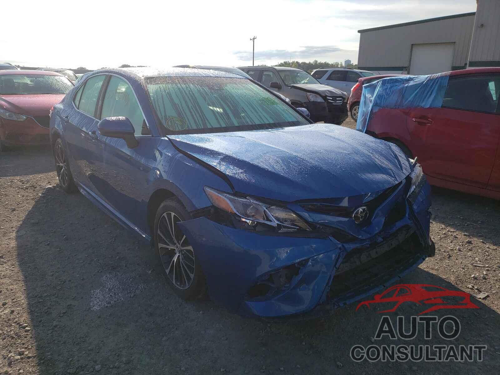 TOYOTA CAMRY 2018 - 4T1B11HK8JU133614