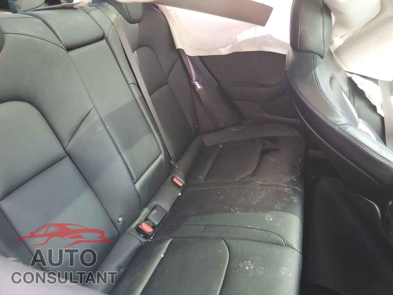 TESLA MODEL 3 2018 - 5YJ3E1EA1JF020217