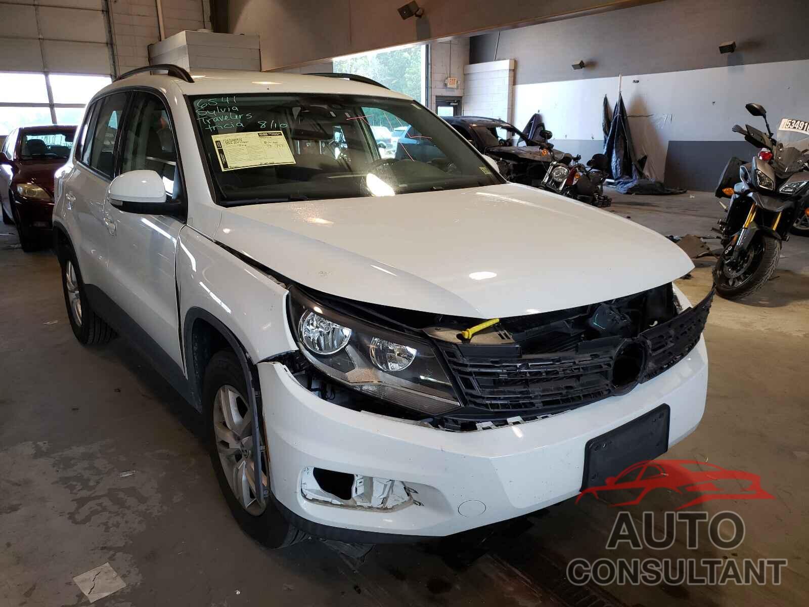 VOLKSWAGEN TIGUAN 2016 - WVGBV7AX6GW519541
