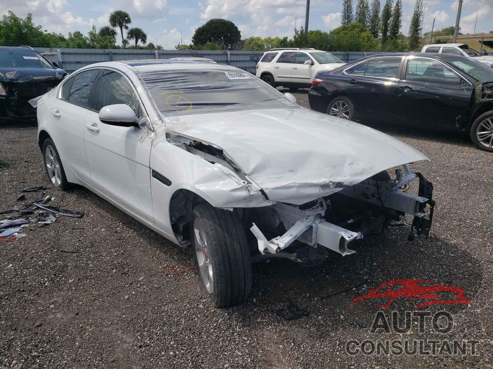 JAGUAR XE 2017 - SAJAR4BG0HA978016