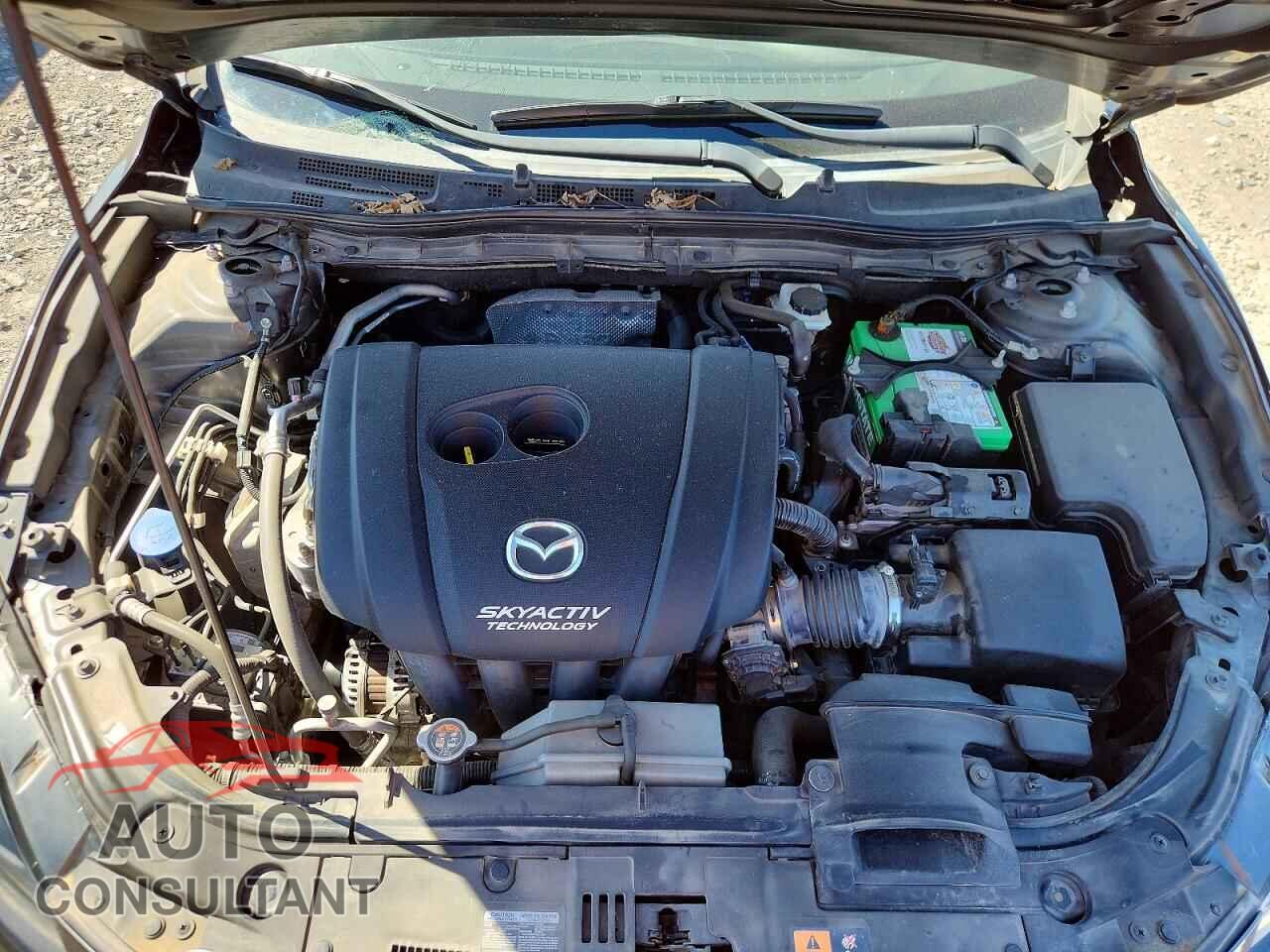 MAZDA 3 2018 - 3MZBN1M38JM177475