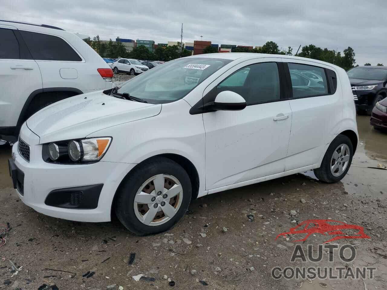 CHEVROLET SONIC 2015 - 1G1JA6SH0F4120365