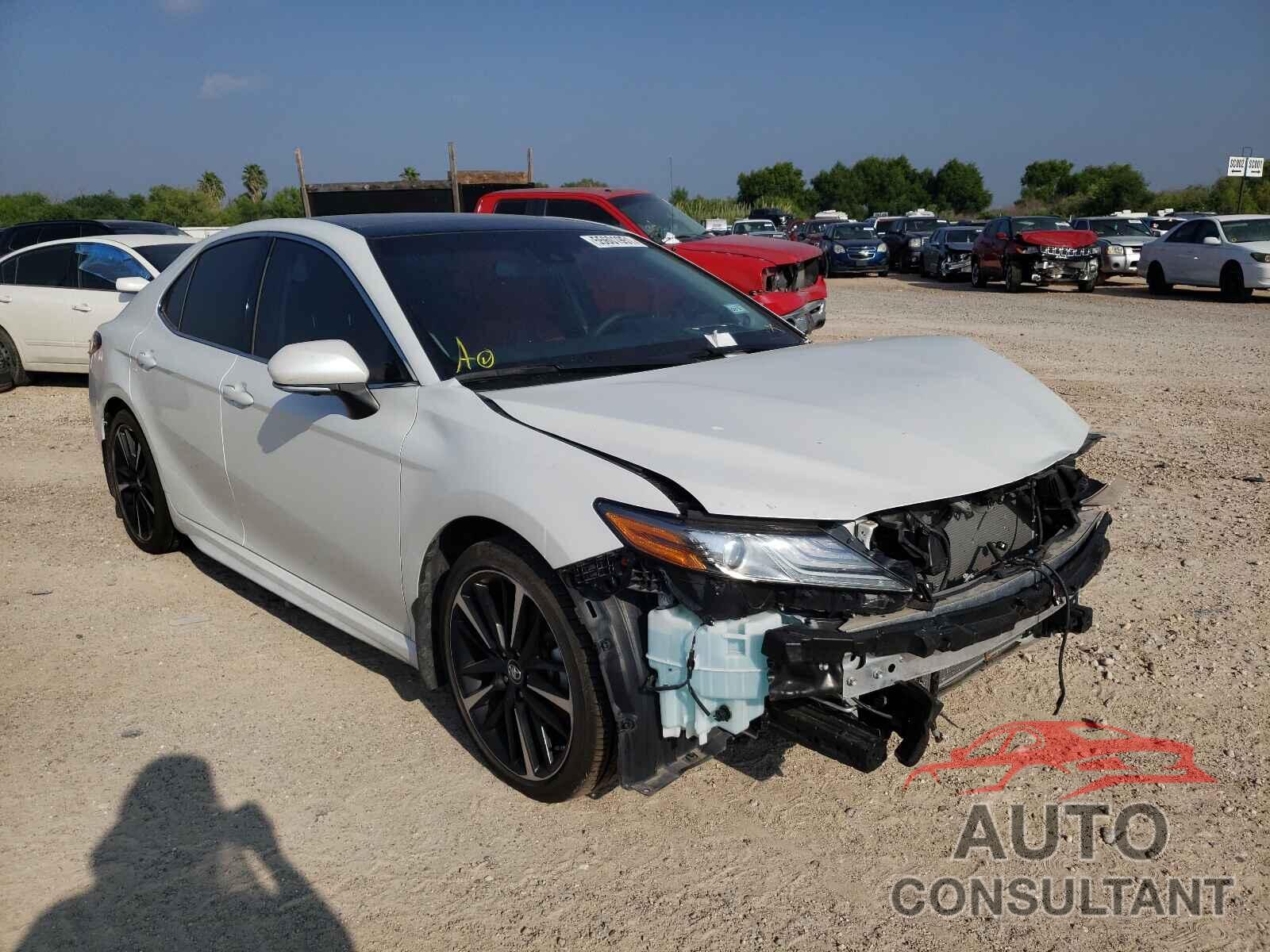 TOYOTA CAMRY 2018 - 4T1B61HK5JU668997