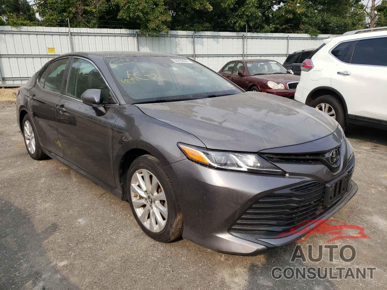 TOYOTA CAMRY 2018 - 4T1B11HK1JU028994