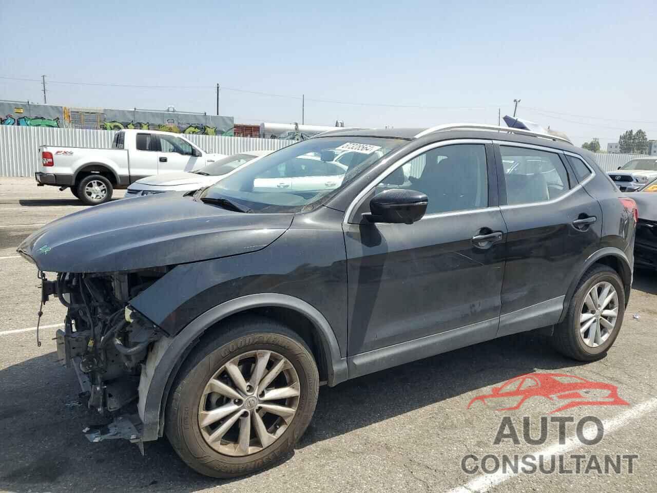 NISSAN ROGUE 2018 - JN1BJ1CP3JW195310