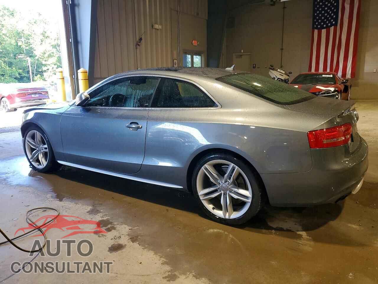 AUDI S5/RS5 2012 - WAUCVAFR2CA019686