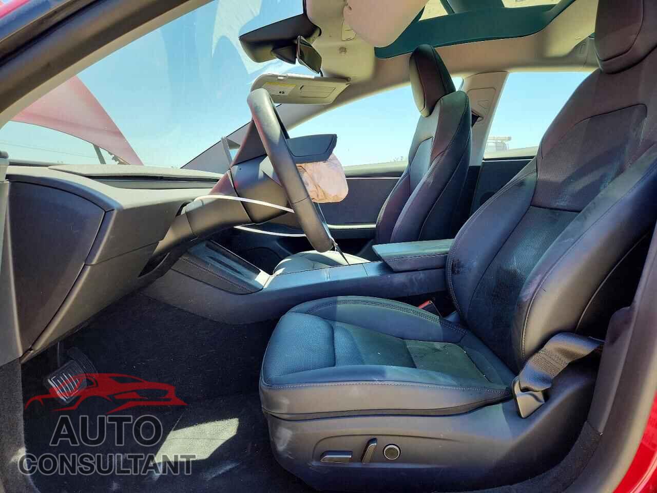 TESLA MODEL 3 2025 - 5YJ3E1EA8SF046444