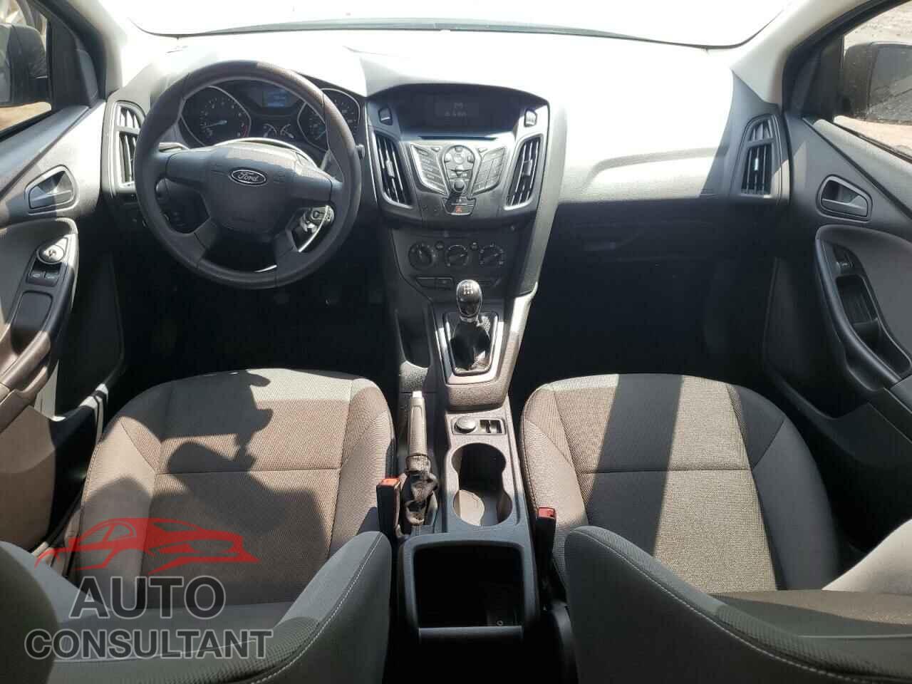 FORD FOCUS 2014 - 1FADP3E27EL153673