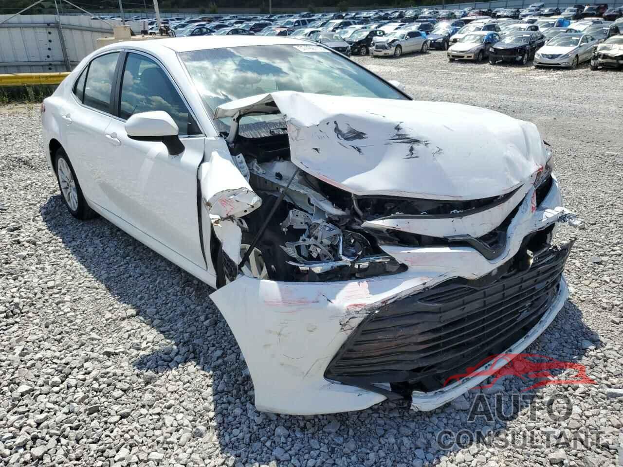 TOYOTA CAMRY 2018 - 4T1B11HK5JU597945