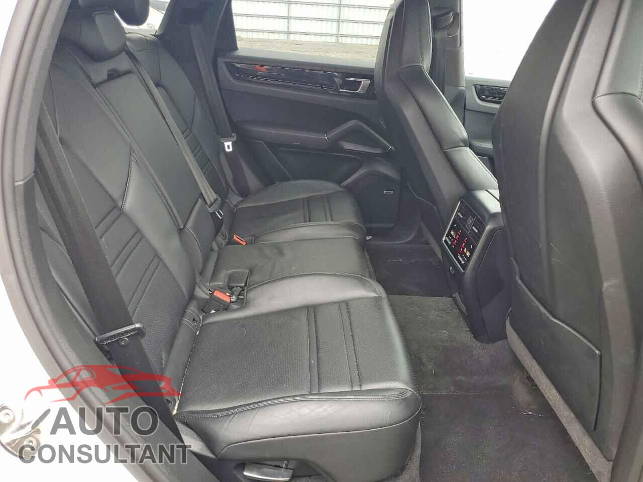 PORSCHE CAYENNE 2019 - WP1AA2AY1KDA10970