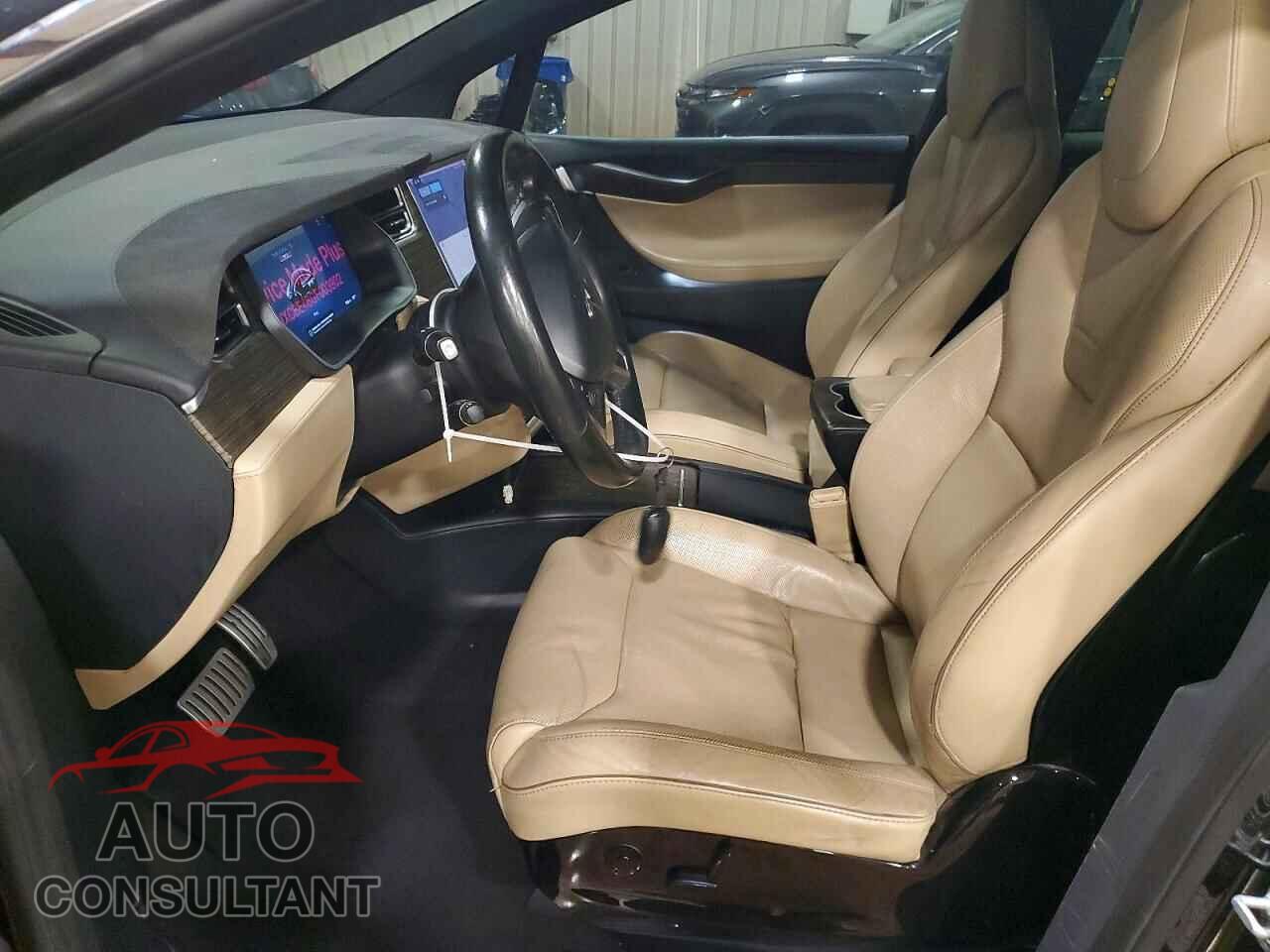 TESLA MODEL X 2016 - 5YJXCBE48GF003902