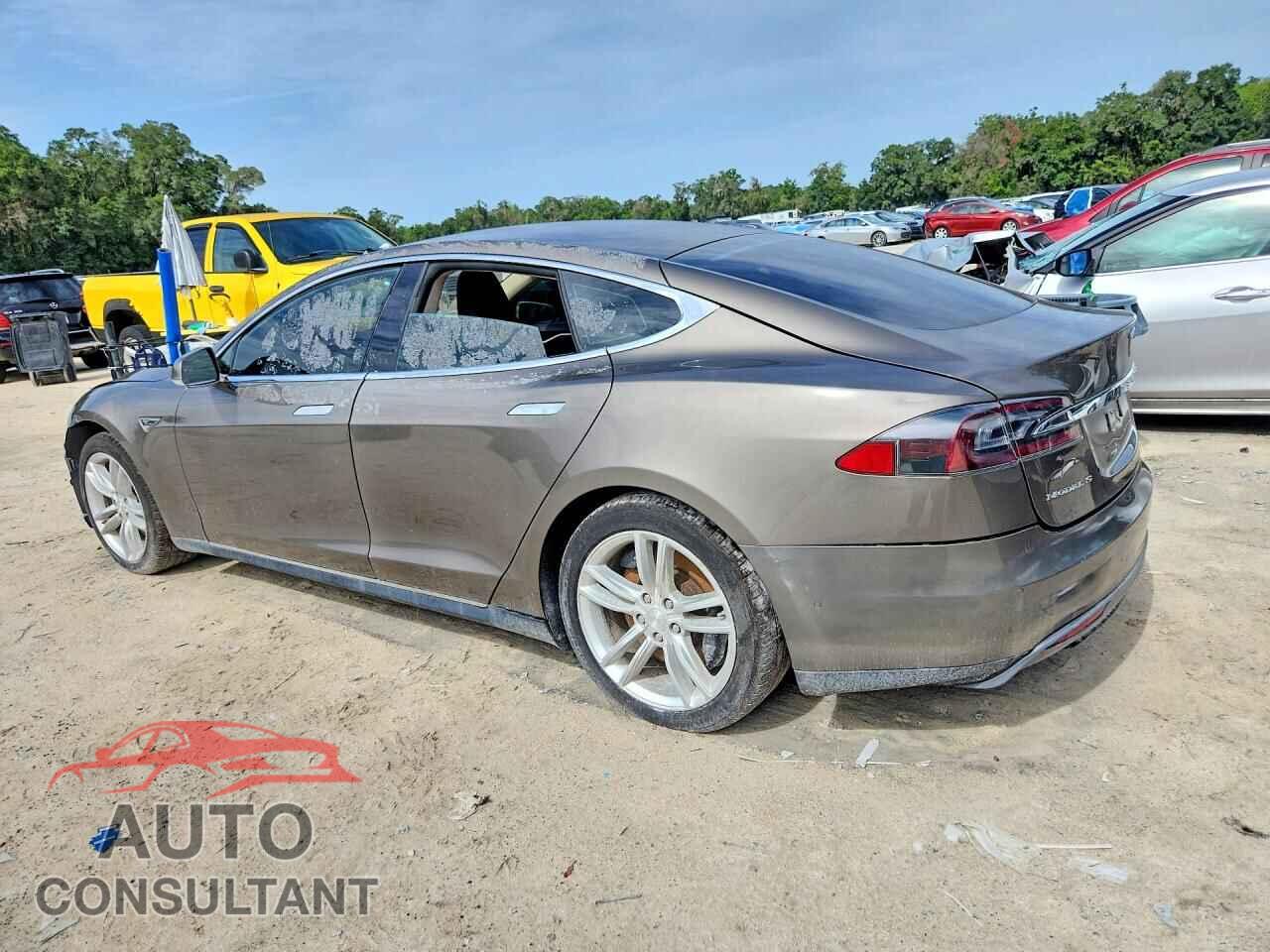 TESLA MODEL S 2015 - 5YJSA1E23FF110220