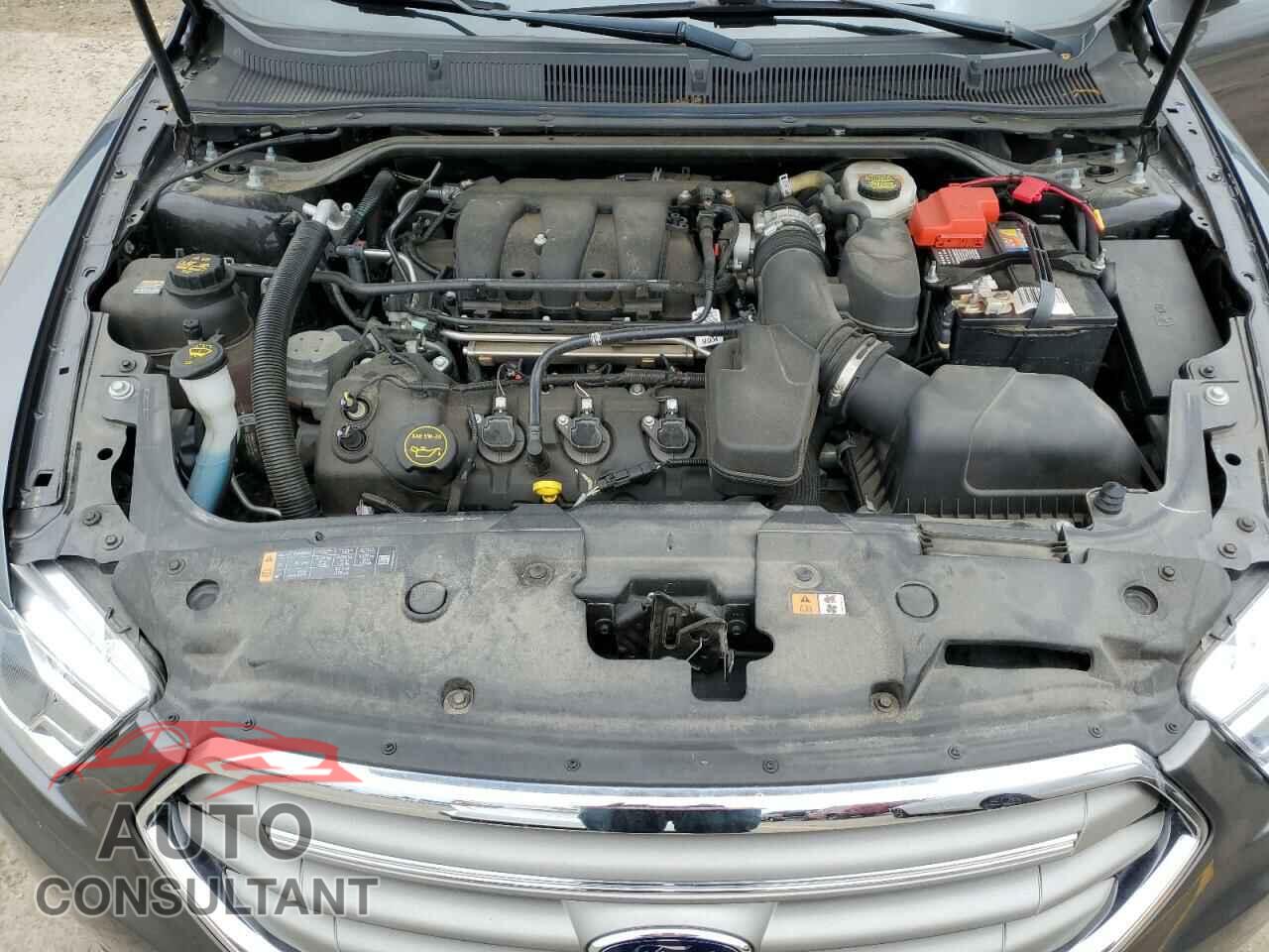 FORD TAURUS 2018 - 1FAHP2E85JG142254