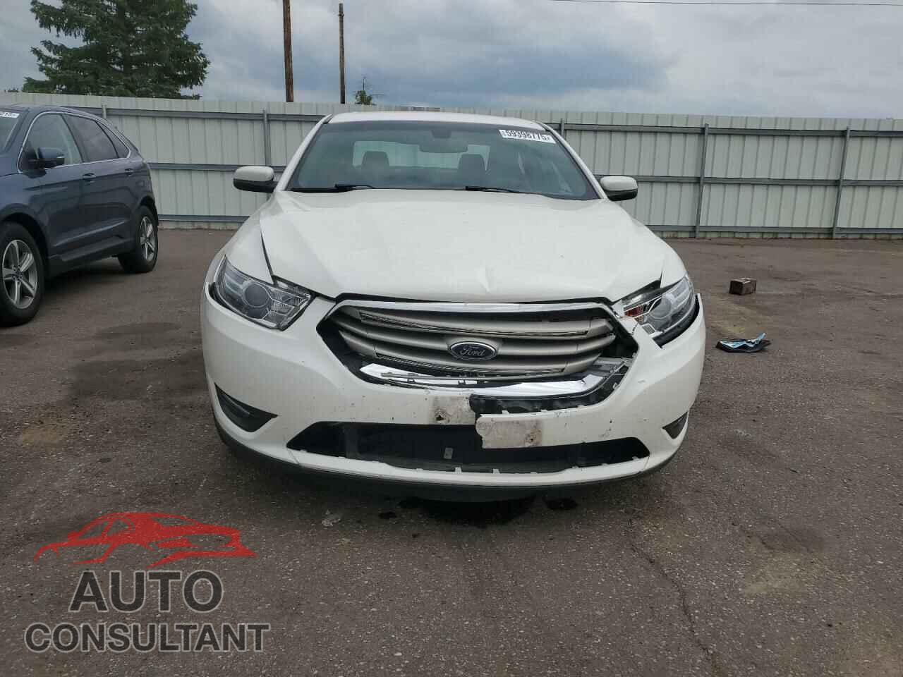 FORD TAURUS 2017 - 1FAHP2E84HG133376