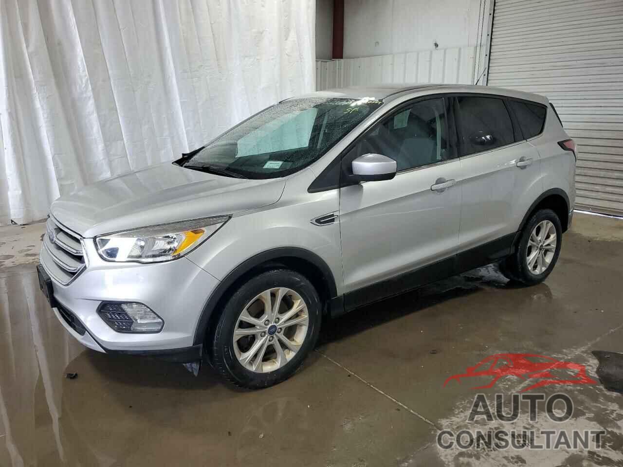 FORD ESCAPE 2017 - 1FMCU9GD8HUB84568