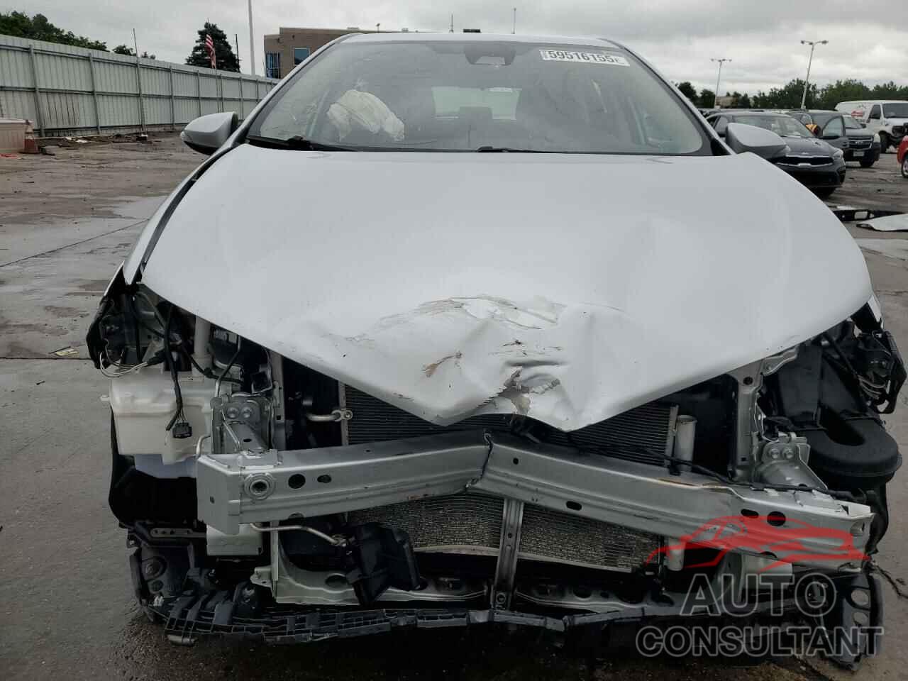 TOYOTA COROLLA 2018 - JTNKARJE1JJ575221