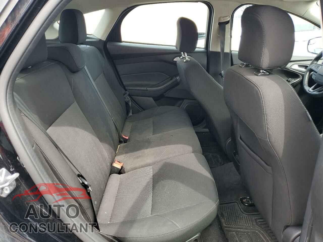 FORD FOCUS 2017 - 1FADP3K2XHL302537