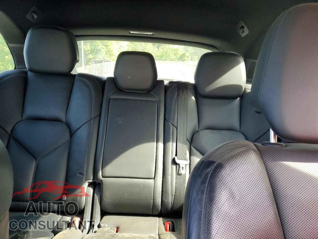PORSCHE CAYENNE 2016 - WP1AA2A21GLA10136
