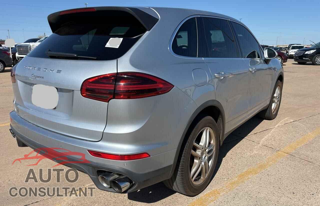 PORSCHE CAYENNE 2016 - WP1AA2A27GLA08326
