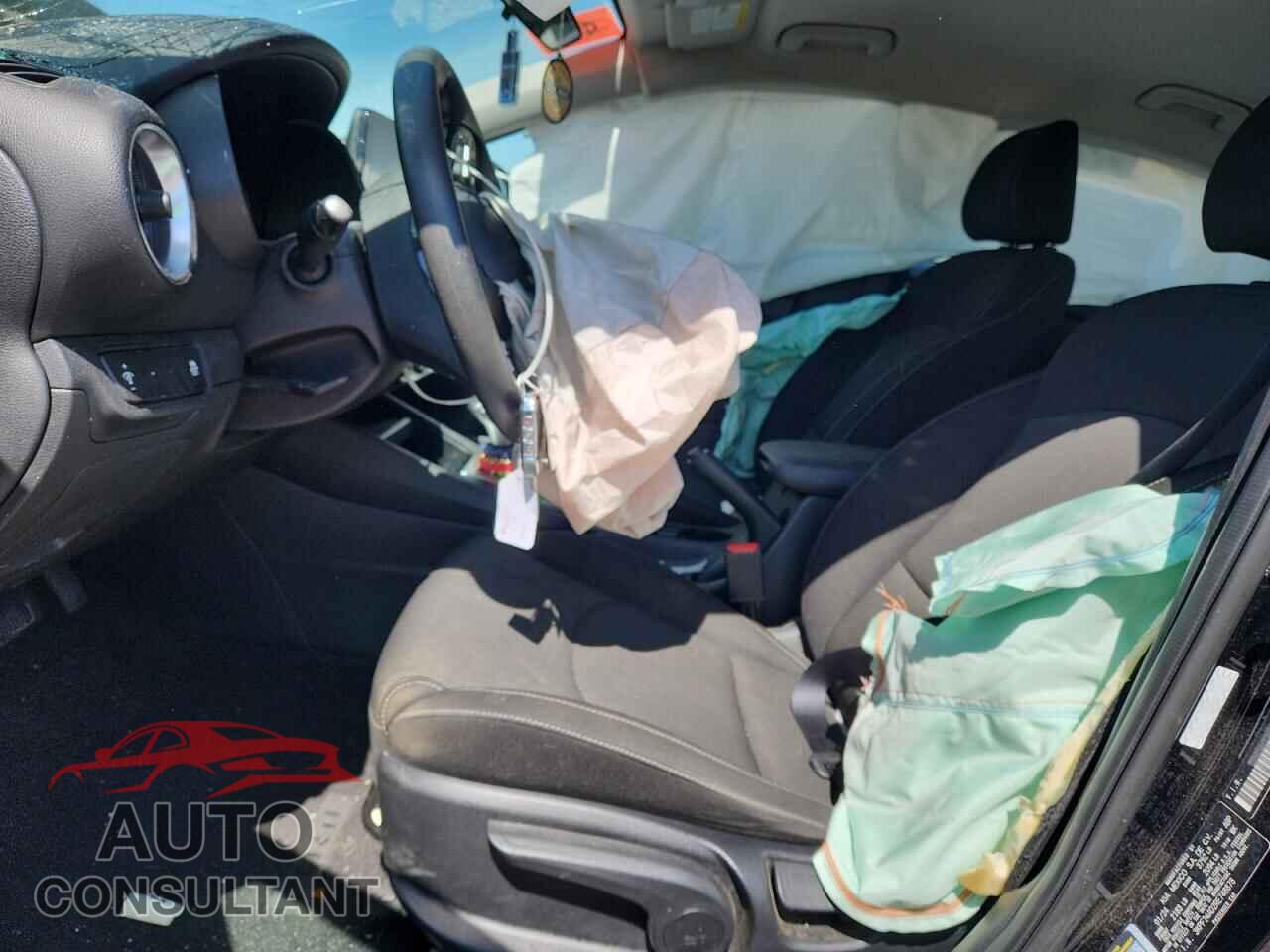 KIA FORTE 2024 - 3KPF24AD2RE748878