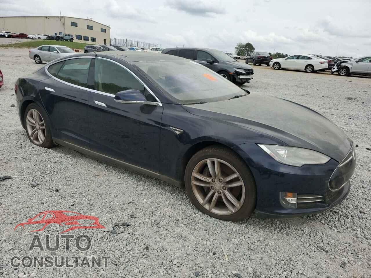 TESLA MODEL S 2013 - 5YJSA1DN6DFP23117