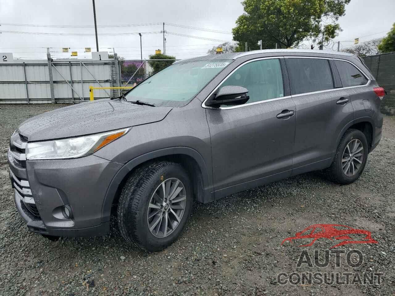 TOYOTA HIGHLANDER 2019 - 5TDKZRFH3KS557758