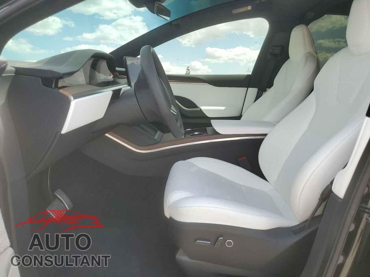 TESLA MODEL X 2023 - 7SAXCBE56PF425582