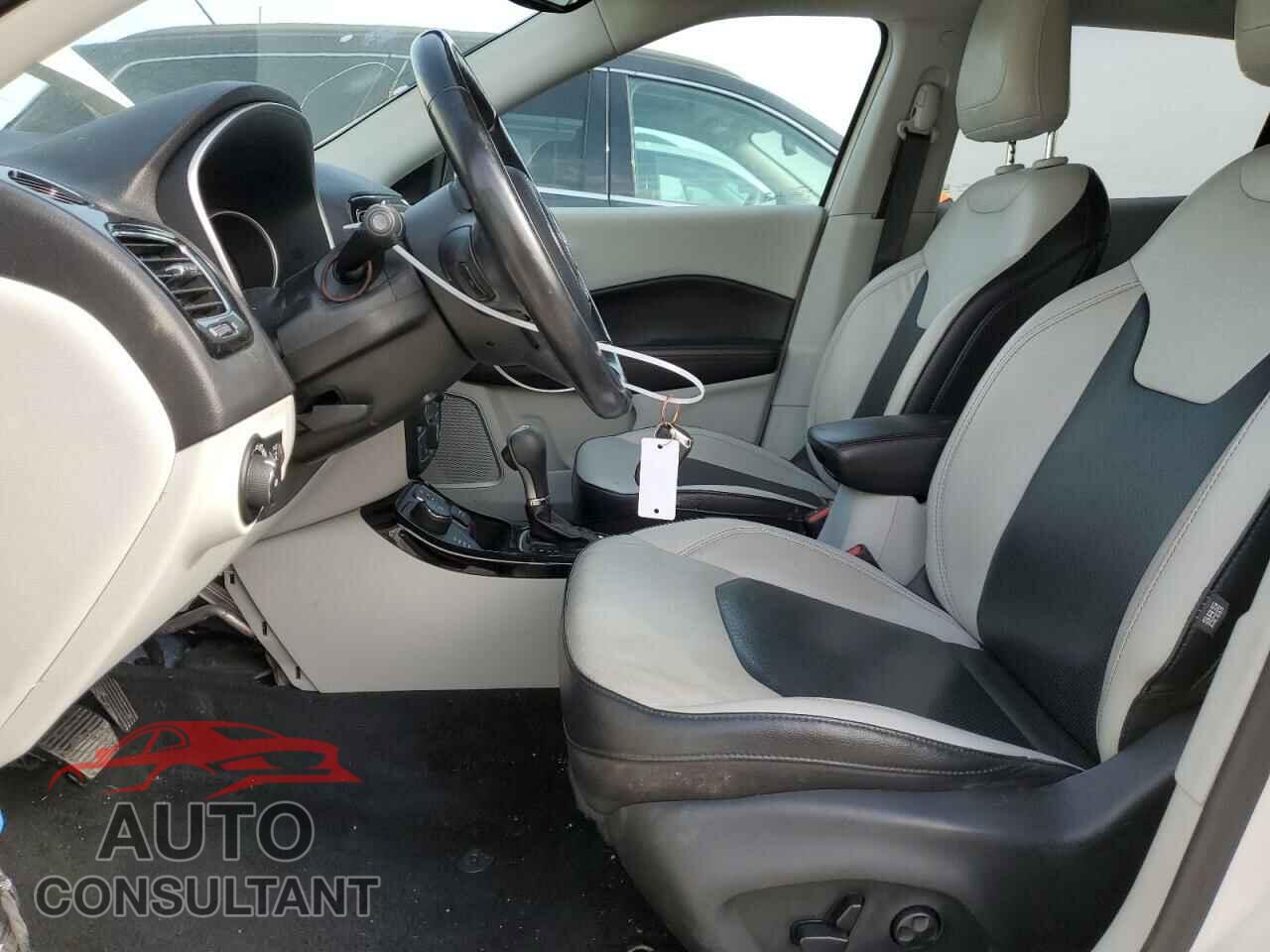 JEEP COMPASS 2020 - 3C4NJDCB5LT111819