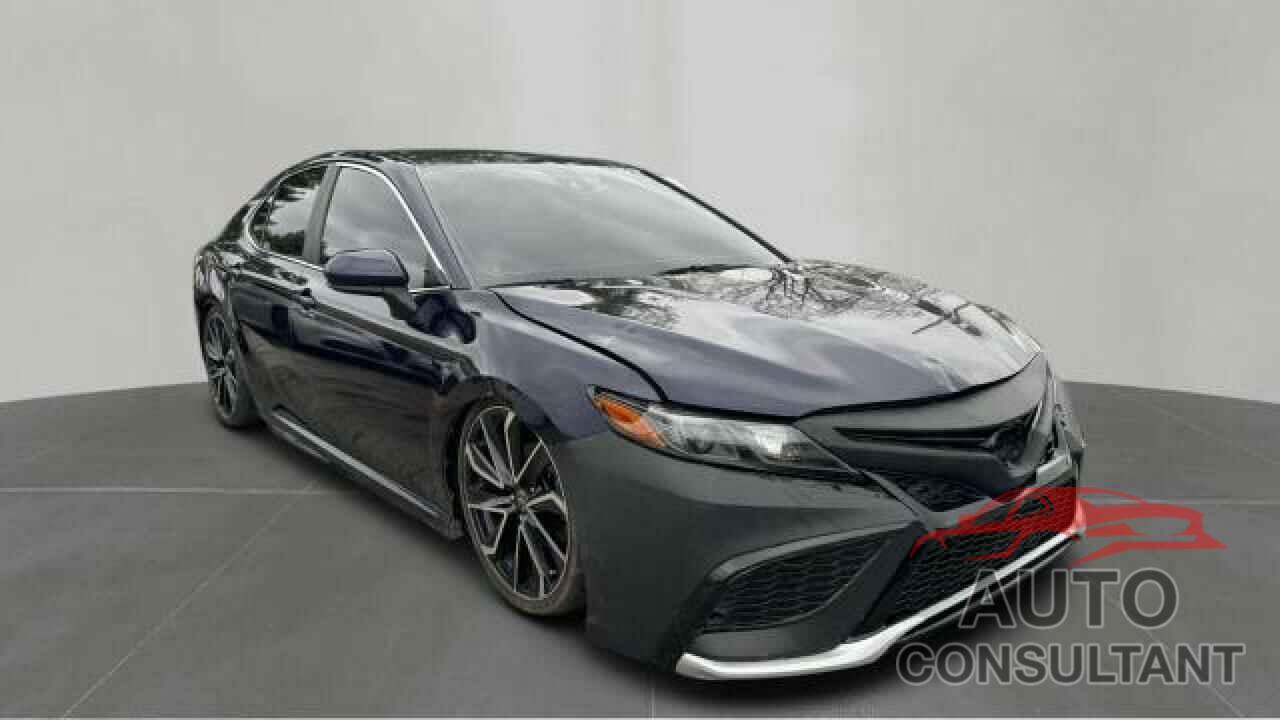 TOYOTA CAMRY 2021 - 4T1G11AKXMU581017