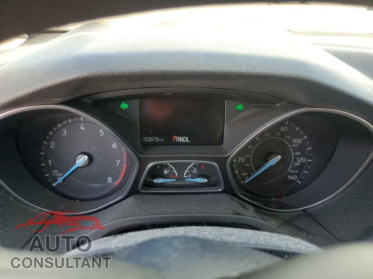 FORD FOCUS 2017 - 1FADP3F28HL202219