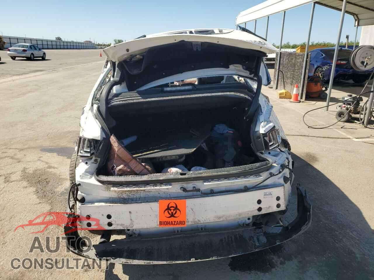 LEXUS IS 2016 - JTHBA1D21G5015710