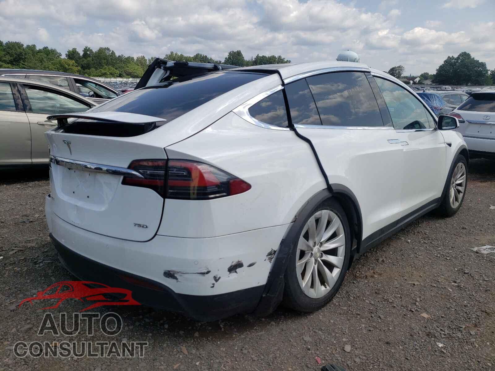 TESLA MODEL X 2017 - 5YJXCAE22HF034363