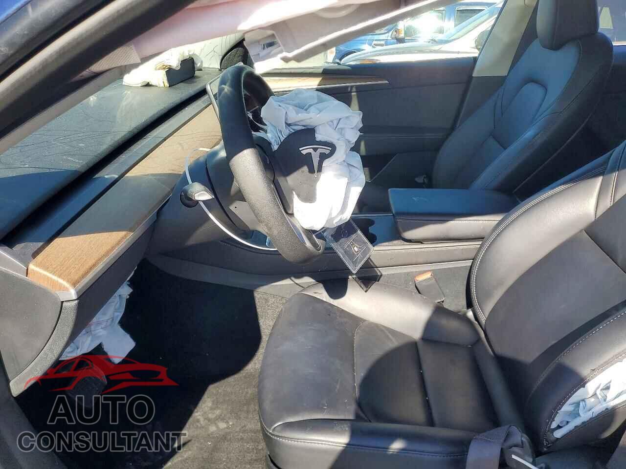 TESLA MODEL Y 2024 - 7SAYGDEE9RF983496