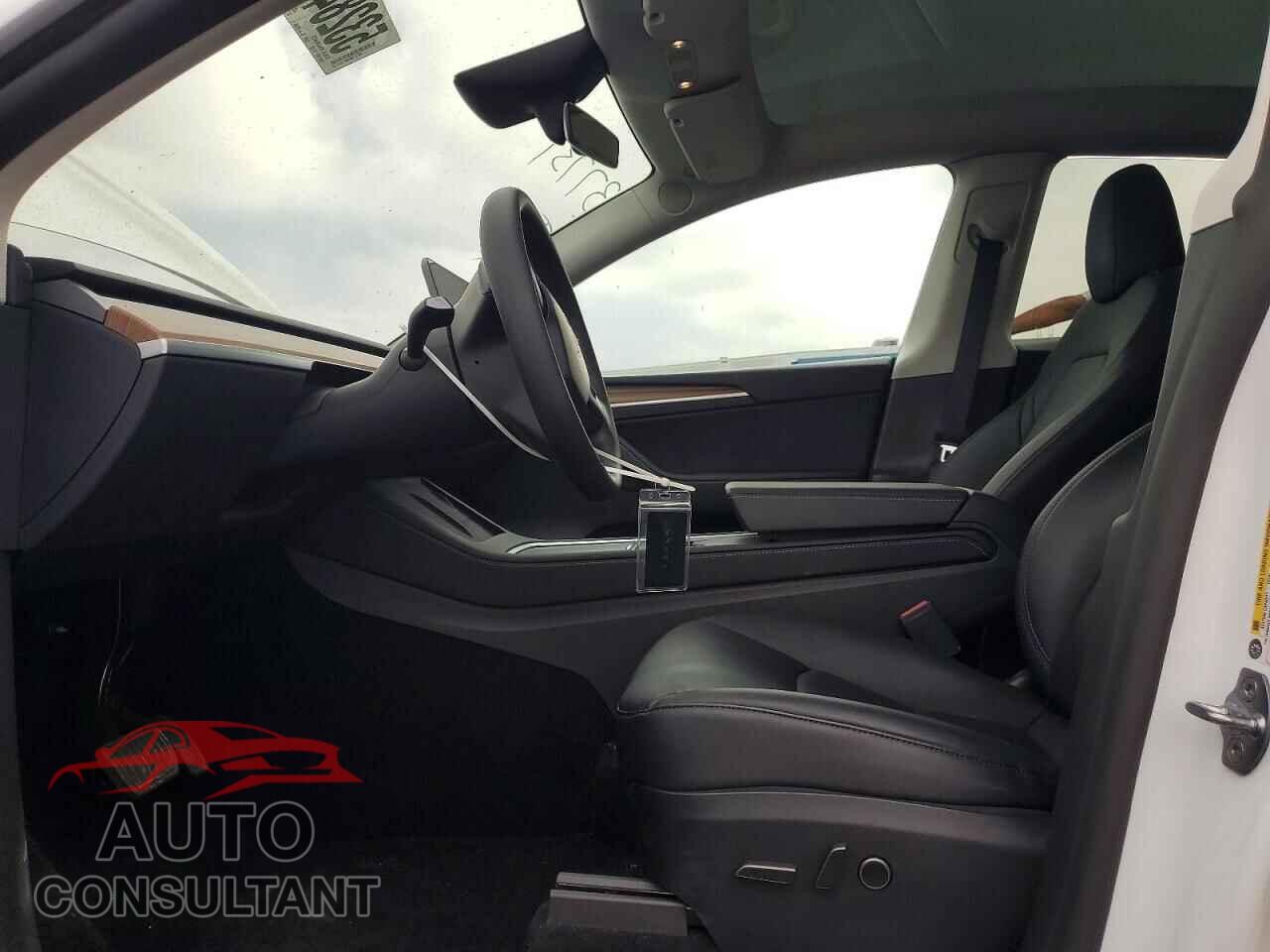 TESLA MODEL Y 2025 - 7SAYGDED9SF282468