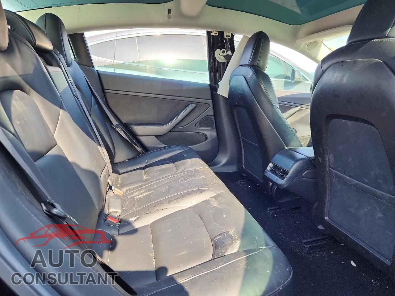 TESLA MODEL 3 2019 - 5YJ3E1EA5KF410156